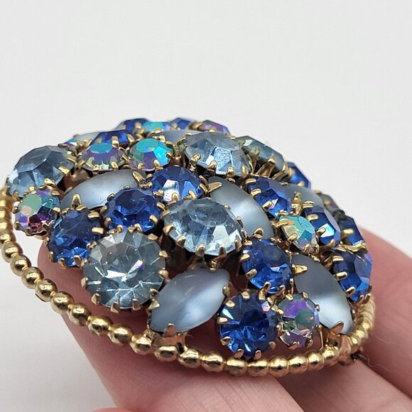 Vintage Weiss Brooch with Multicolor Blue and AB rhinestones Dome Circular Gold - Picture 6 of 9